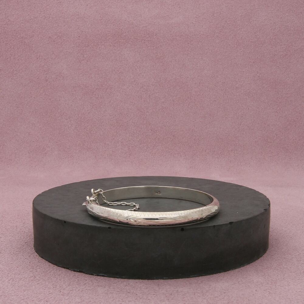 sterling silver vintage 5mm etched bangle bracelet size 5.5in